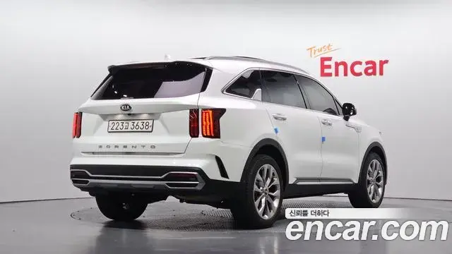 Kia Sorento 2021 — Фото 2/20