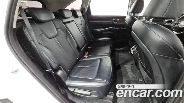 Kia Sorento 2021 — Фото 12/20