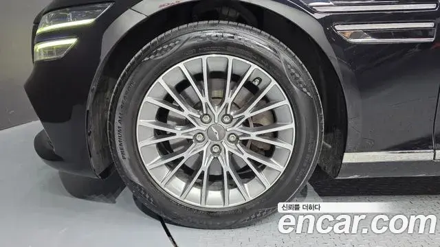 Genesis Electrified G80 2020 — Photo 5/20