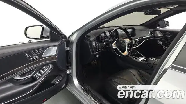 Mercedes-Benz S-Class 2019 — Photo 10/20
