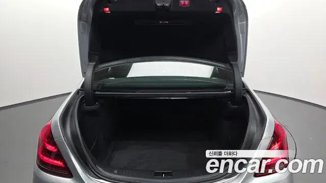Mercedes-Benz S-Class 2019 — Photo 20/20
