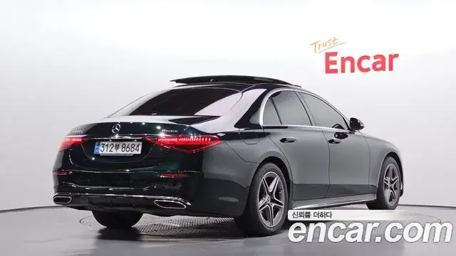 Mercedes-Benz S-Class 2022 — Photo 2/20