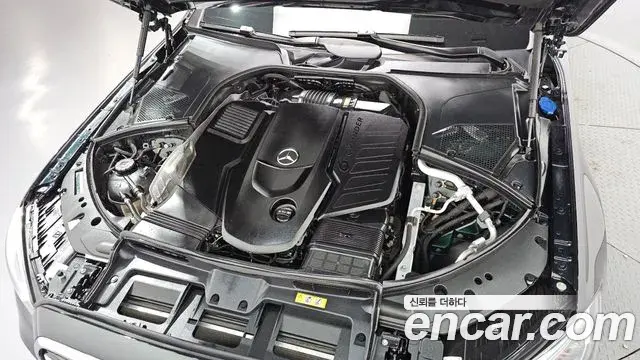 Mercedes-Benz S-Class 2022 — Photo 6/20