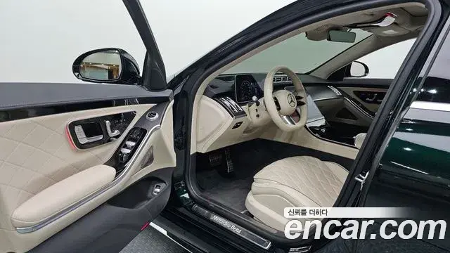 Mercedes-Benz S-Class 2022 — Photo 10/20