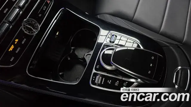 Mercedes-Benz E-Class 2019 — Şəkil 18/20