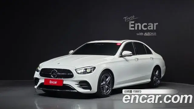 Mercedes-Benz E-Class 2023 — Photo 1/20
