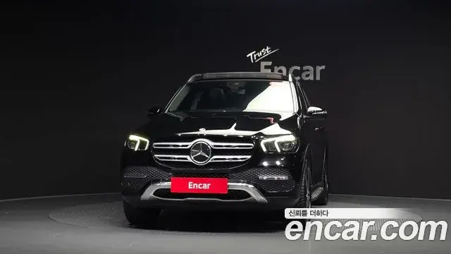 Mercedes-Benz GLE-Class 2020 — Photo 3/20