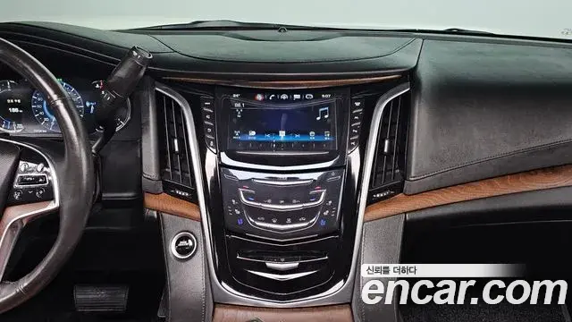 Cadillac Escalade 2019 — Photo 13/20