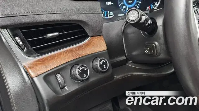 Cadillac Escalade 2019 — Photo 16/20