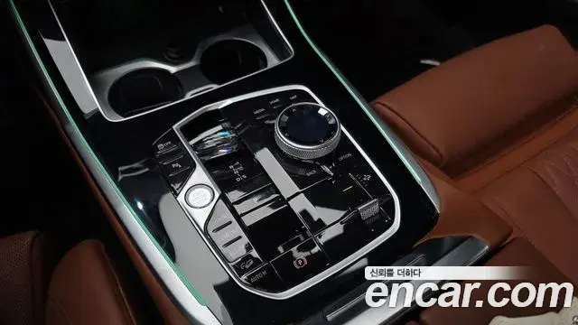 BMW X7 2024 — Photo 9/20