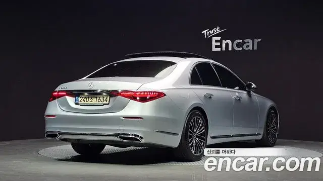 Mercedes-Benz S-Class 2022 — Photo 2/20