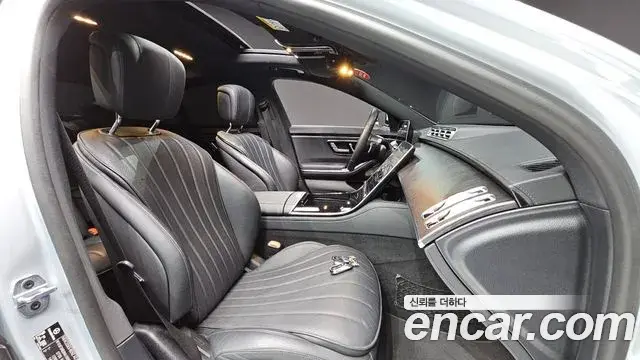 Mercedes-Benz S-Class 2022 — Photo 10/20