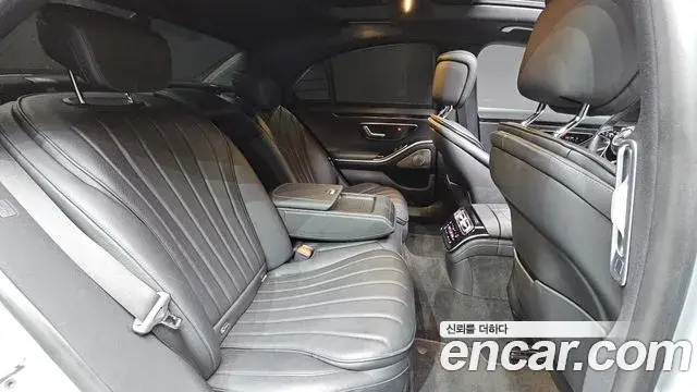 Mercedes-Benz S-Class 2022 — Photo 19/20