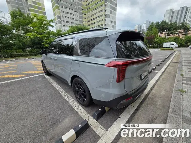 Kia Carnival 2025 — Photo 6/16