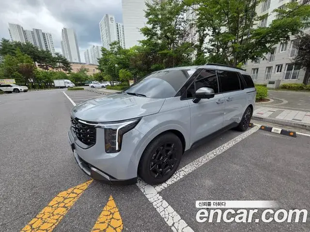 Kia Carnival 2025 — Photo 8/16