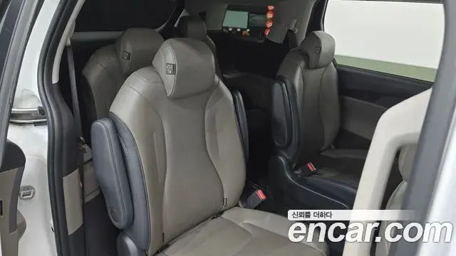 Kia Carnival 2024 — Photo 11/20