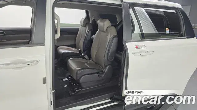 Kia Carnival 2024 — Photo 12/20