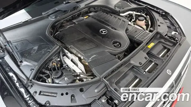 Mercedes-Benz S-Class 2022 — Photo 5/20