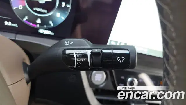 Kia K8 2021 — Şəkil 18/20