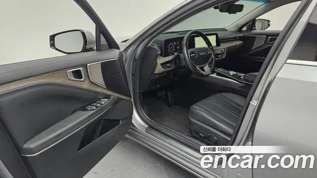 Kia K8 2023 — Photo 10/20