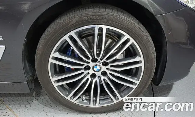 BMW 5 Series 2020 — Photo 5/20