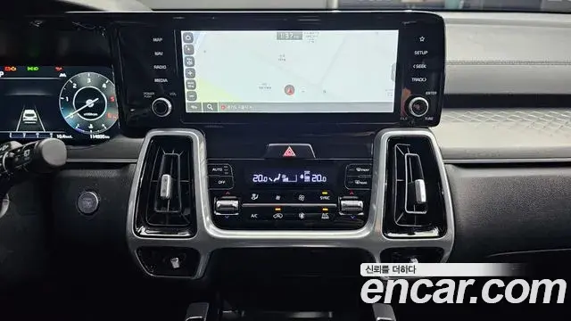 Kia Sorento 2021 — Photo 14/20