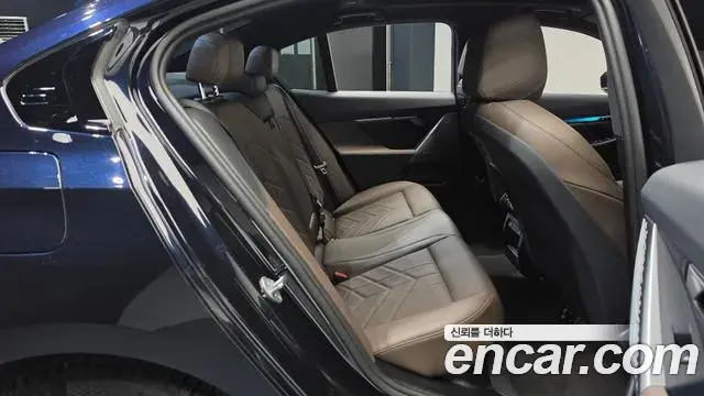 BMW 5 Series 2024 — Photo 11/20