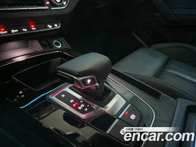Audi Q5 2023 — Şəkil 8/18