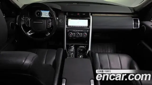 Land Rover Discovery 5 2018 — Şəkil 7/20