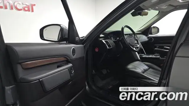 Land Rover Discovery 5 2018 — Şəkil 10/20