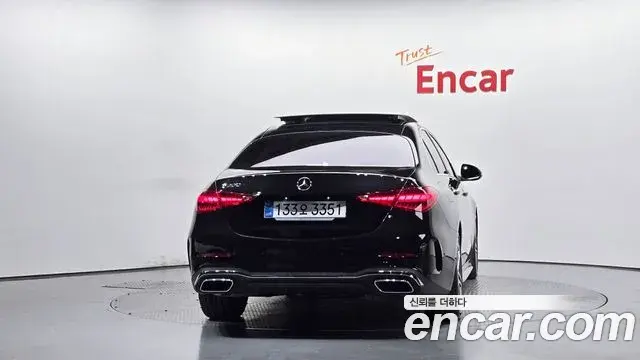 Mercedes-Benz C-Class 2025 — Photo 4/20