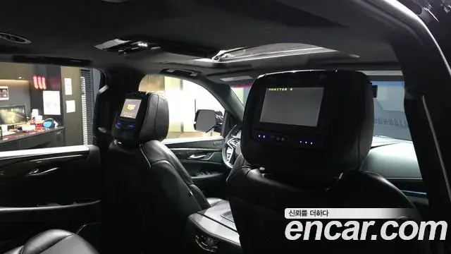 Cadillac Escalade 2019 — Şəkil 19/20