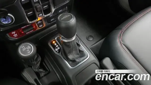 Jeep Gladiator 2025 — Photo 9/20