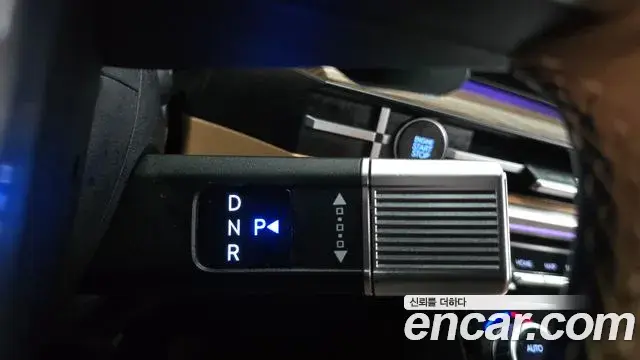 Hyundai Santa Fe 2024 — Photo 8/20