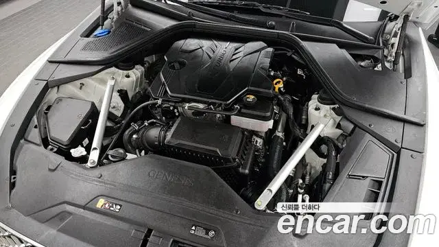 Genesis Electrified G80 2022 — Photo 6/20