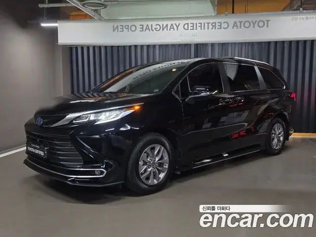 Toyota Sienna 2024 — Photo 9/19