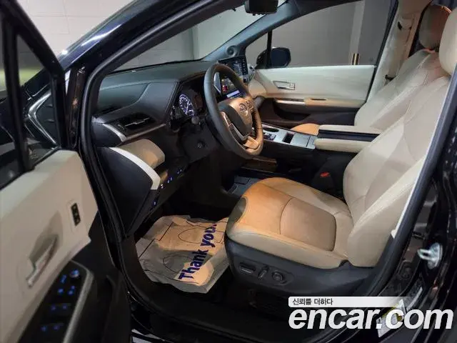 Toyota Sienna 2024 — Photo 8/19