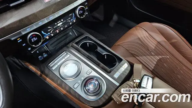 Genesis Electrified G80 2021 — Photo 9/20