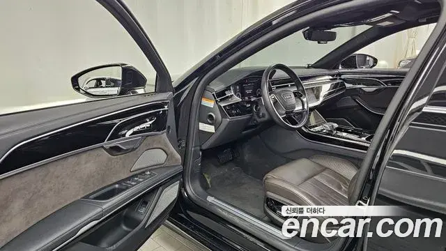 Audi A8 2021 — Şəkil 10/20