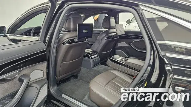 Audi A8 2021 — Şəkil 12/20
