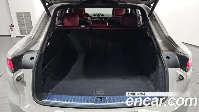 Porsche Cayenne 2023 — Photo 20/20