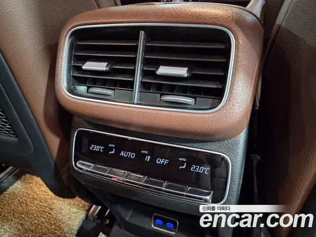 Mercedes-Benz GLE-Class 2023 — Şəkil 17/19