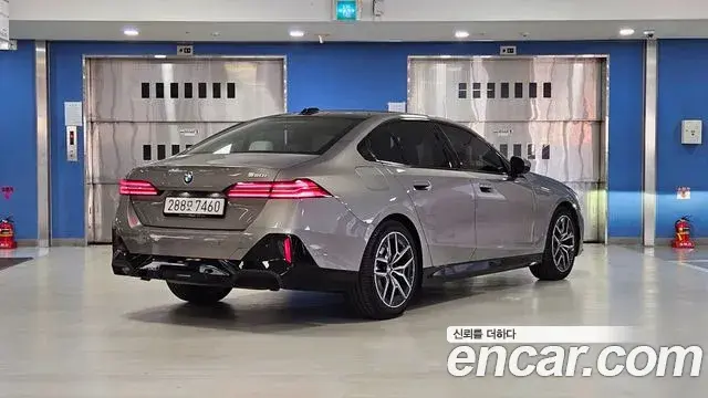BMW 5 Series 2026 — Şəkil 1/20
