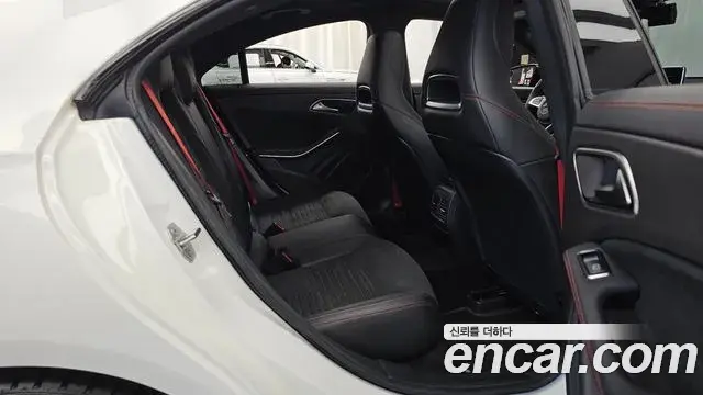 Mercedes-Benz CLA-Class 2018 — Photo 12/20