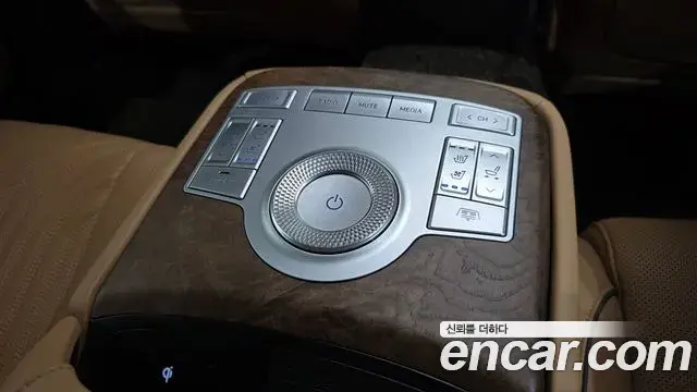 Genesis Electrified G80 2022 — Photo 19/20