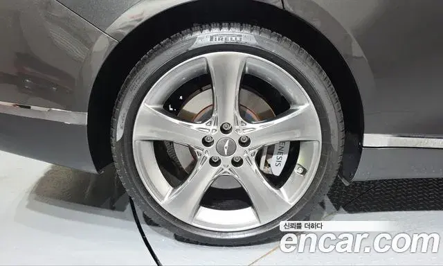 Genesis Electrified G80 2023 — Photo 5/20