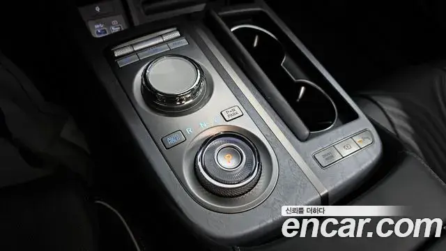 Genesis Electrified G80 2023 — Photo 9/20