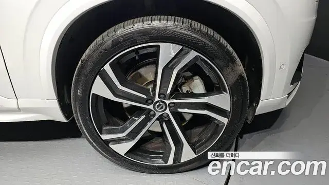 Volvo XC90 2020 — Photo 4/20