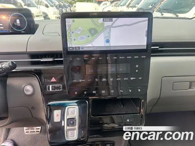 Hyundai Staria 2023 — Photo 7/20