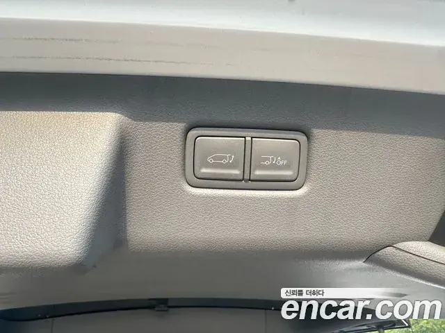 Hyundai Staria 2023 — Photo 19/20